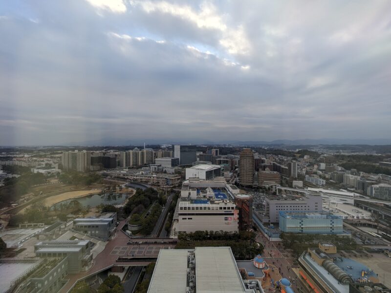 ベネッセコーポレーション東京本部オフィス21階から多摩市内を眺めることができる