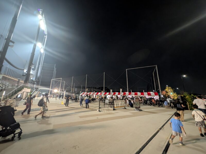 ジャイアンツタウンスタジアムの入門口の中